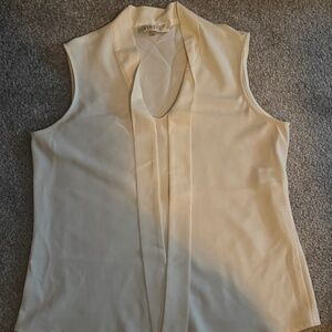 White knit for a suit